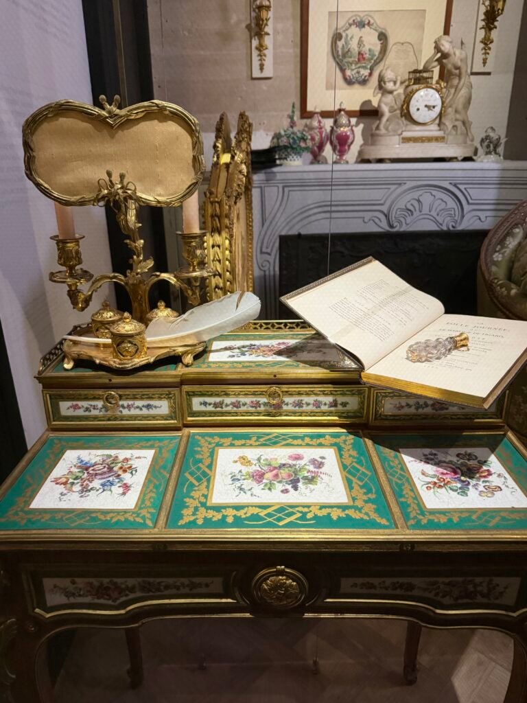 Scrittoio settecentesco